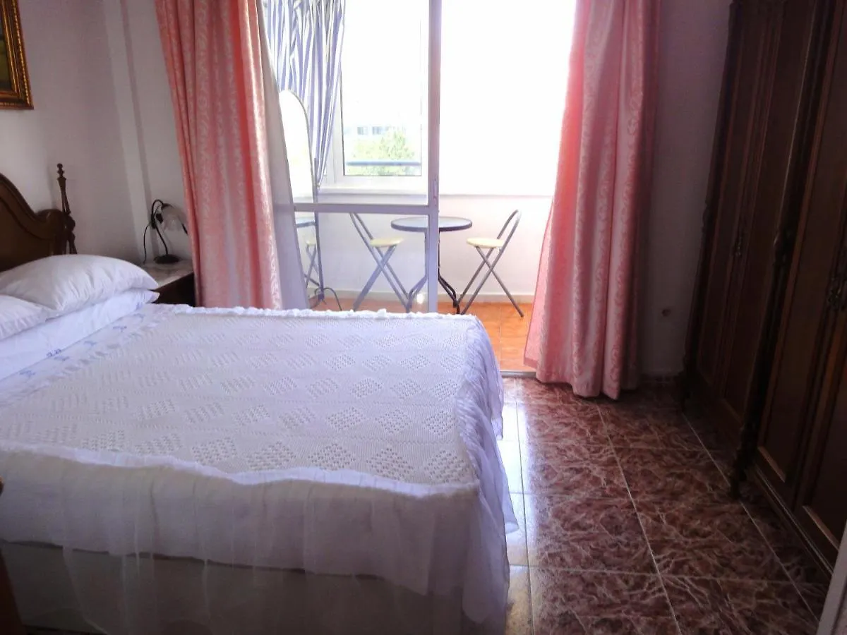Costamar, Primera linea de playa, 3 dormitorios, 2 baños, vistas al mar, Internet Wifi y Garaje, Ideal parejas y familias Benalmádena Apartamento