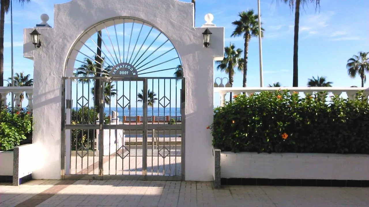 Costamar: Beachfront Family Retreat with Sea Views and Wi-Fi Benalmadena 0*,