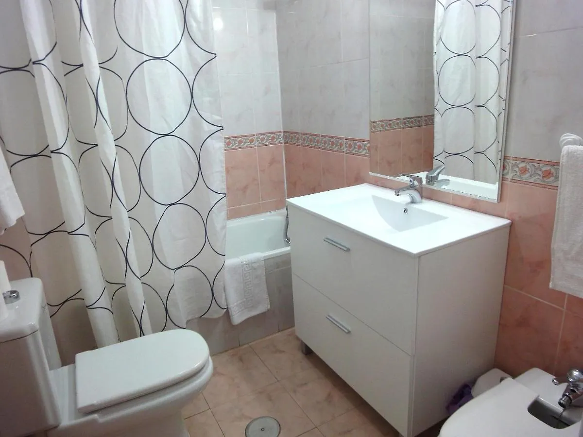 Costamar: Beachfront Family Retreat with Sea Views and Wi-Fi Benalmadena